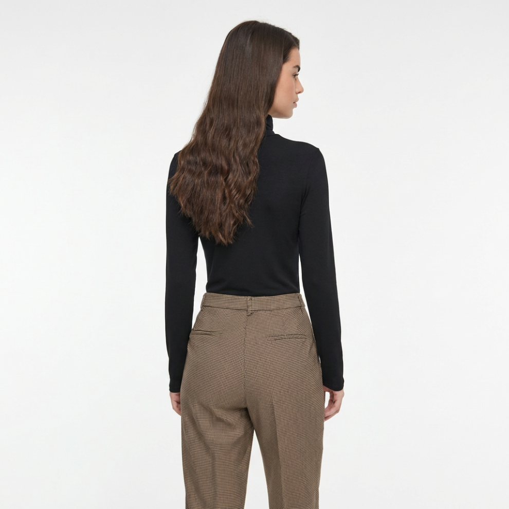 BODY GALA  NEGRO DE CUELLO ALTO Y MANGA LARGA