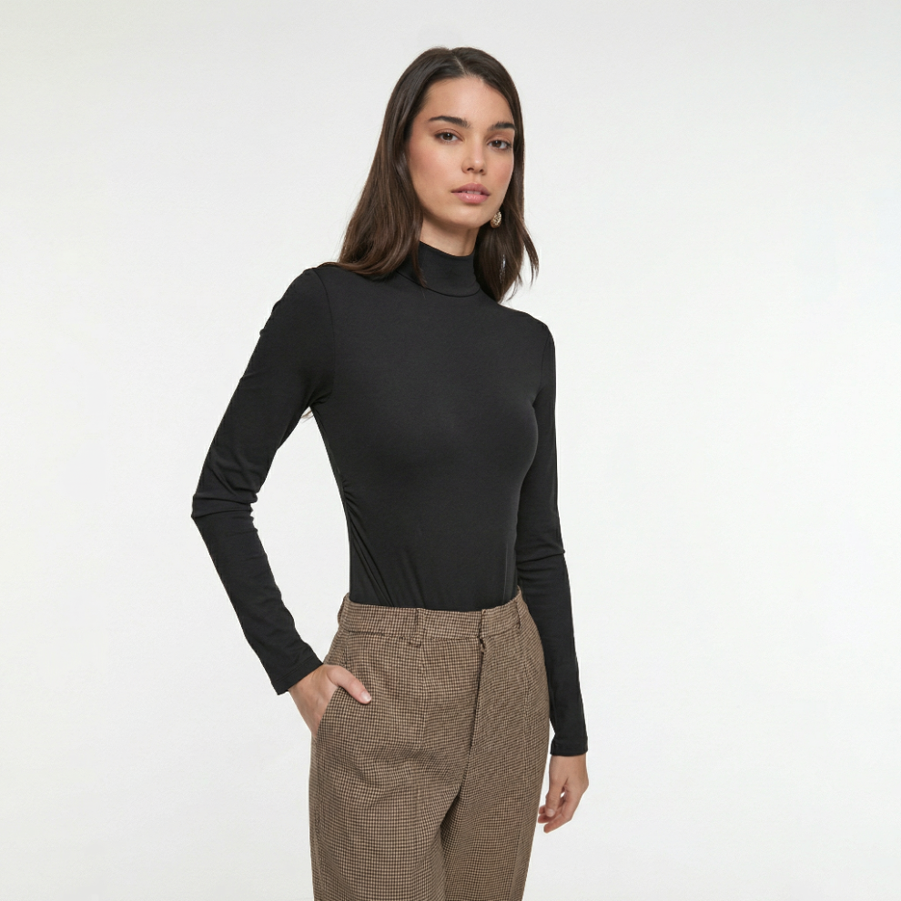 BODY GALA  NEGRO DE CUELLO ALTO Y MANGA LARGA