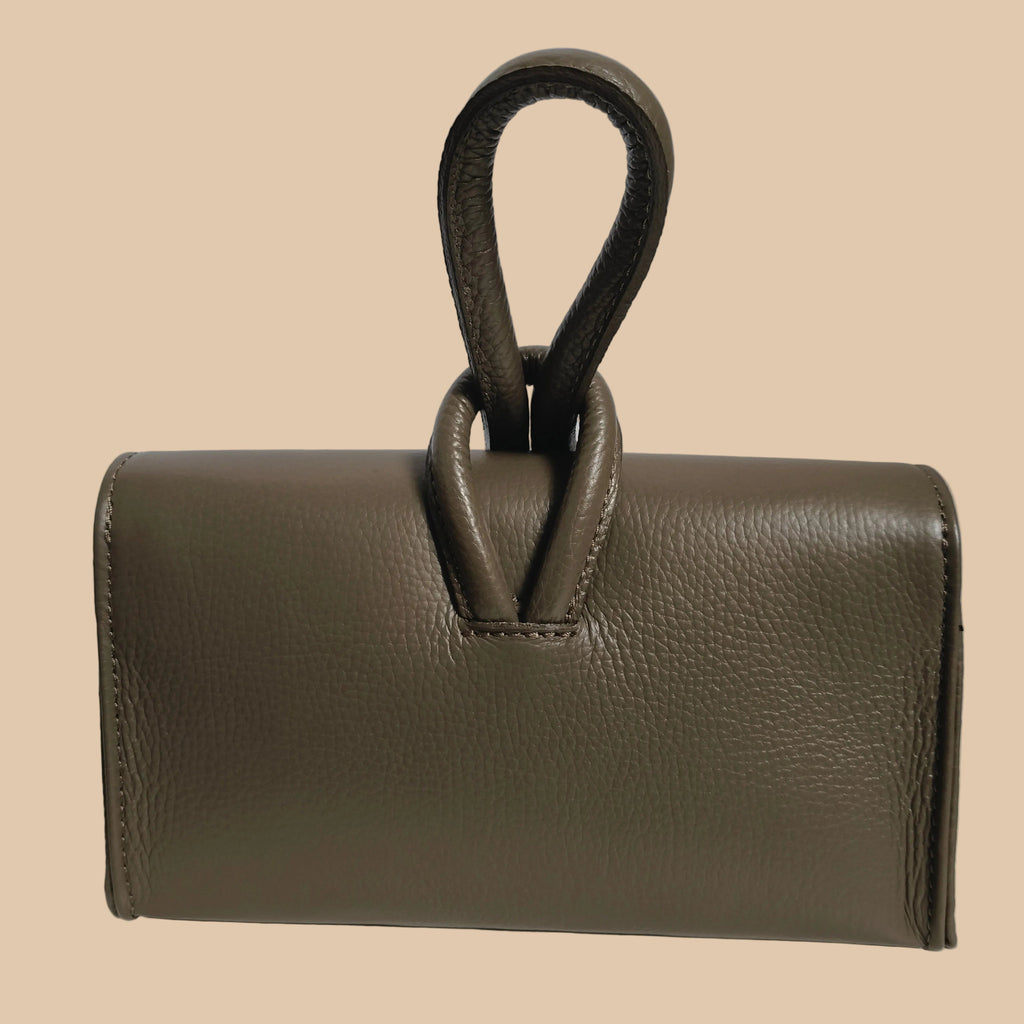 BOLSO ``ALLEGRA`` DE PIEL ITALIANA CON ASA DE NUDO Y BANDOLERA