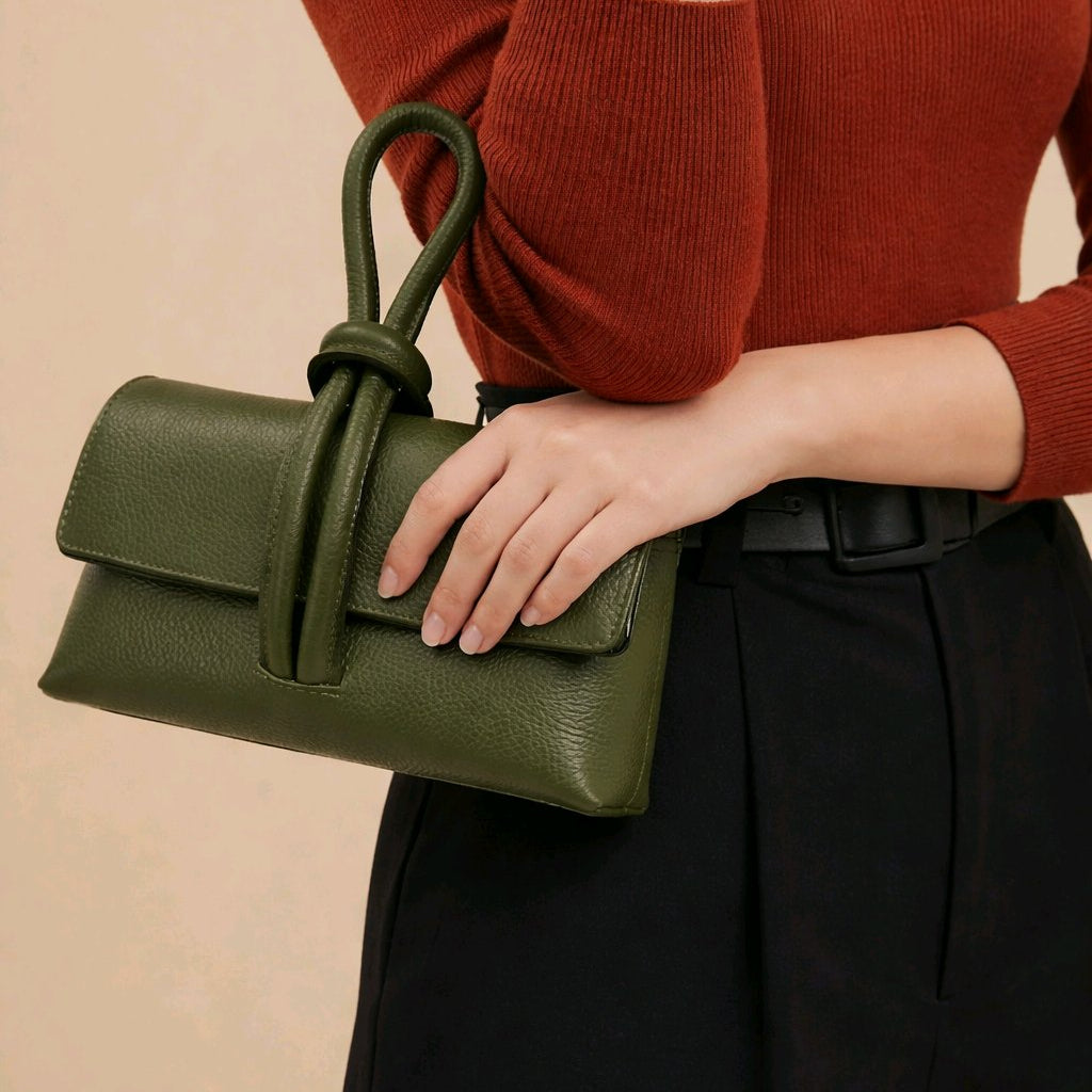 BOLSO ``ALLEGRA`` DE PIEL ITALIANA CON ASA DE NUDO Y BANDOLERA