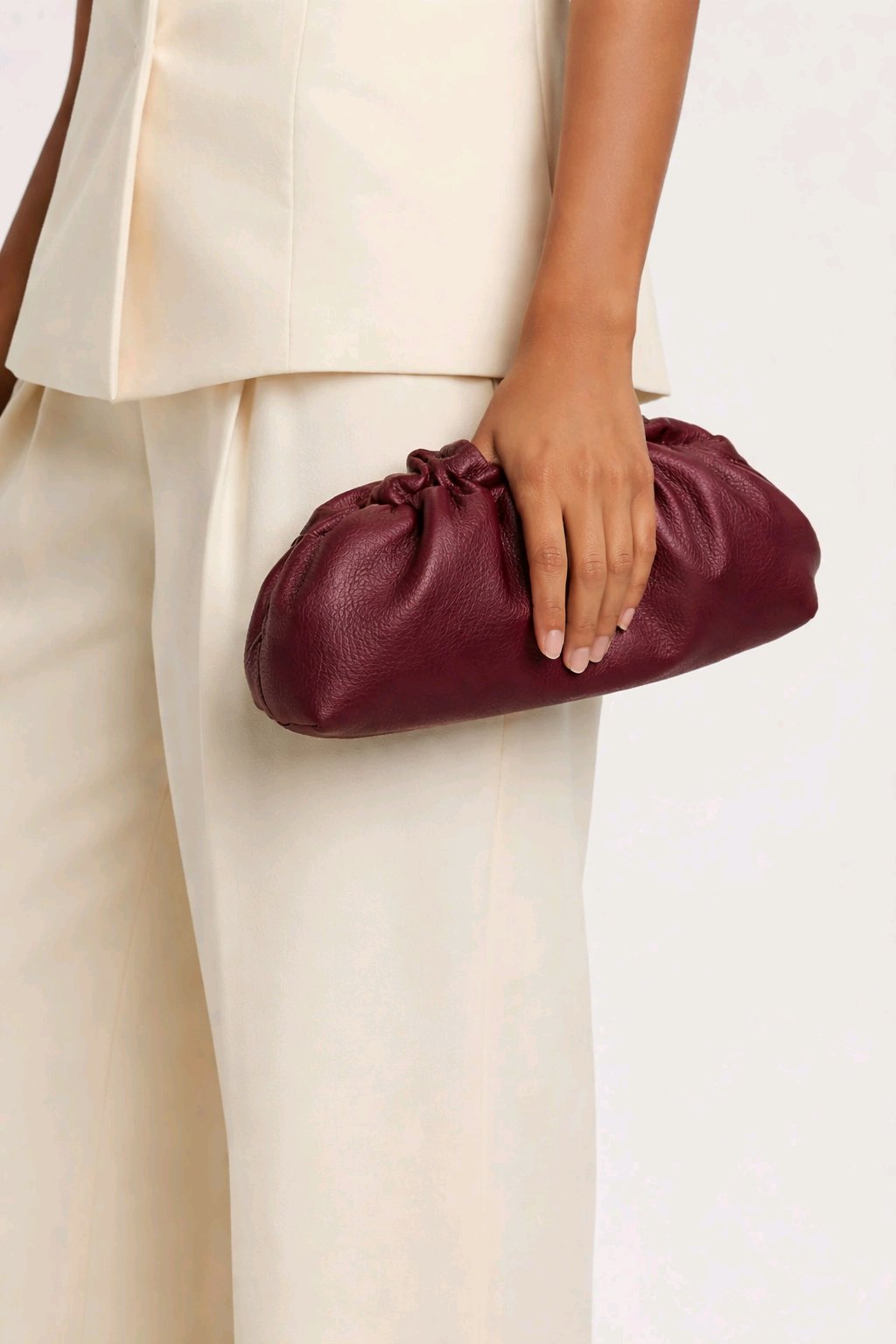 BOLSO CAPRI POUCH DE PIEL ITALIANA CON CADENA