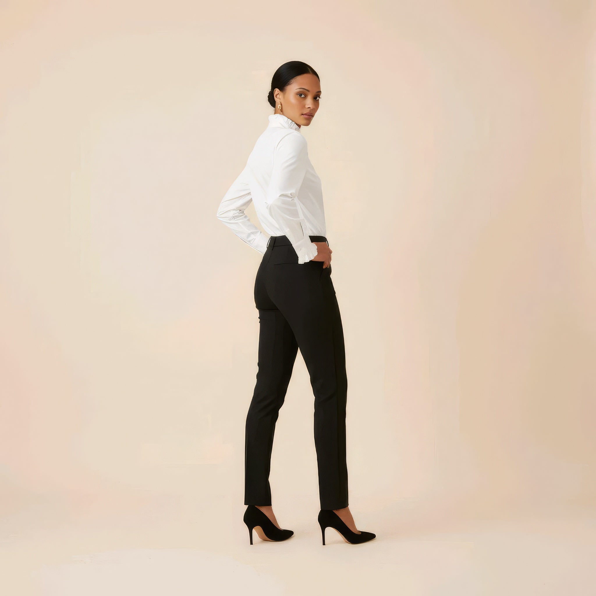 CAMISA OLIVIA CLASICA, BLANCA CON CUELLO PERKINS RIZADO Y PUÑOS RIZADOS