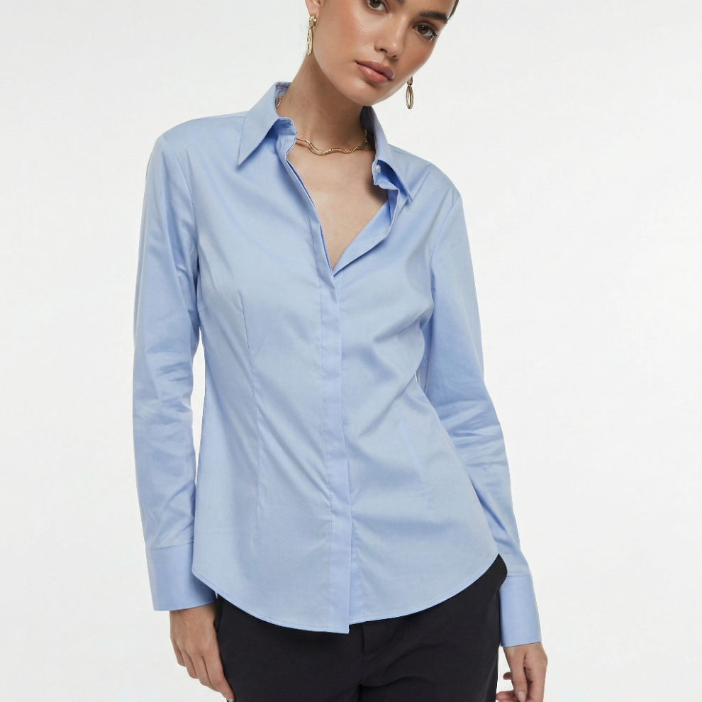 CAMISA INÉS OXFORD AZUL CELESTE ENTALLADA