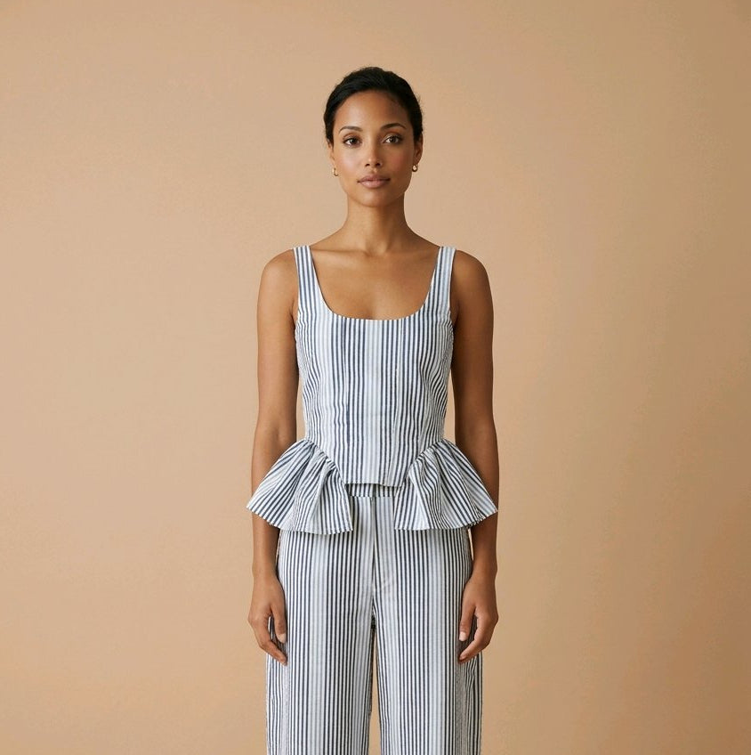 Top peplum de rayas verticales azules y blancas con escote cuadrado y cremallera trasera metálica completa modelo Portofino de Muzetto