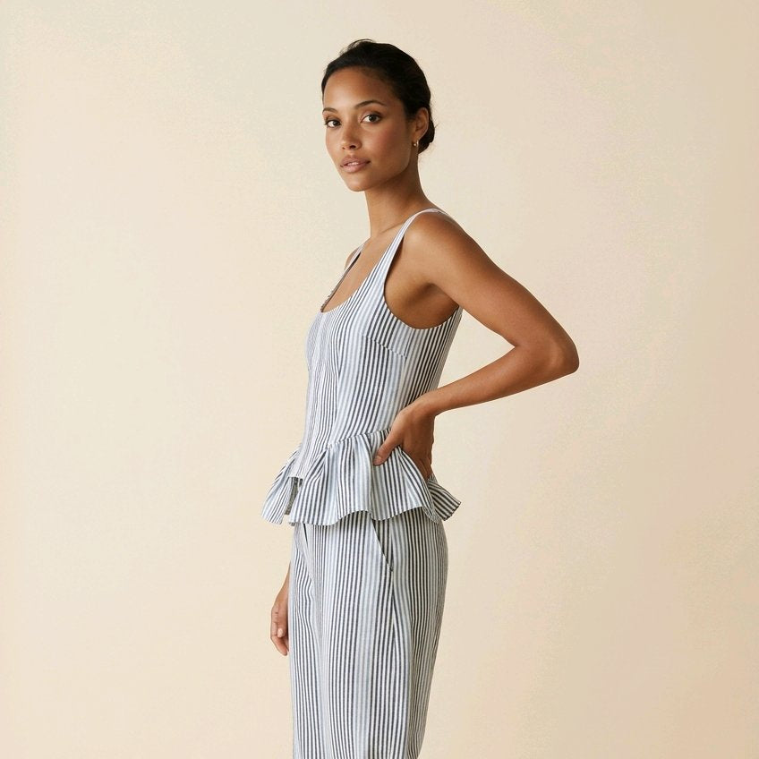 Top peplum de rayas verticales azules y blancas con escote cuadrado y cremallera trasera metálica completa modelo Portofino de Muzetto